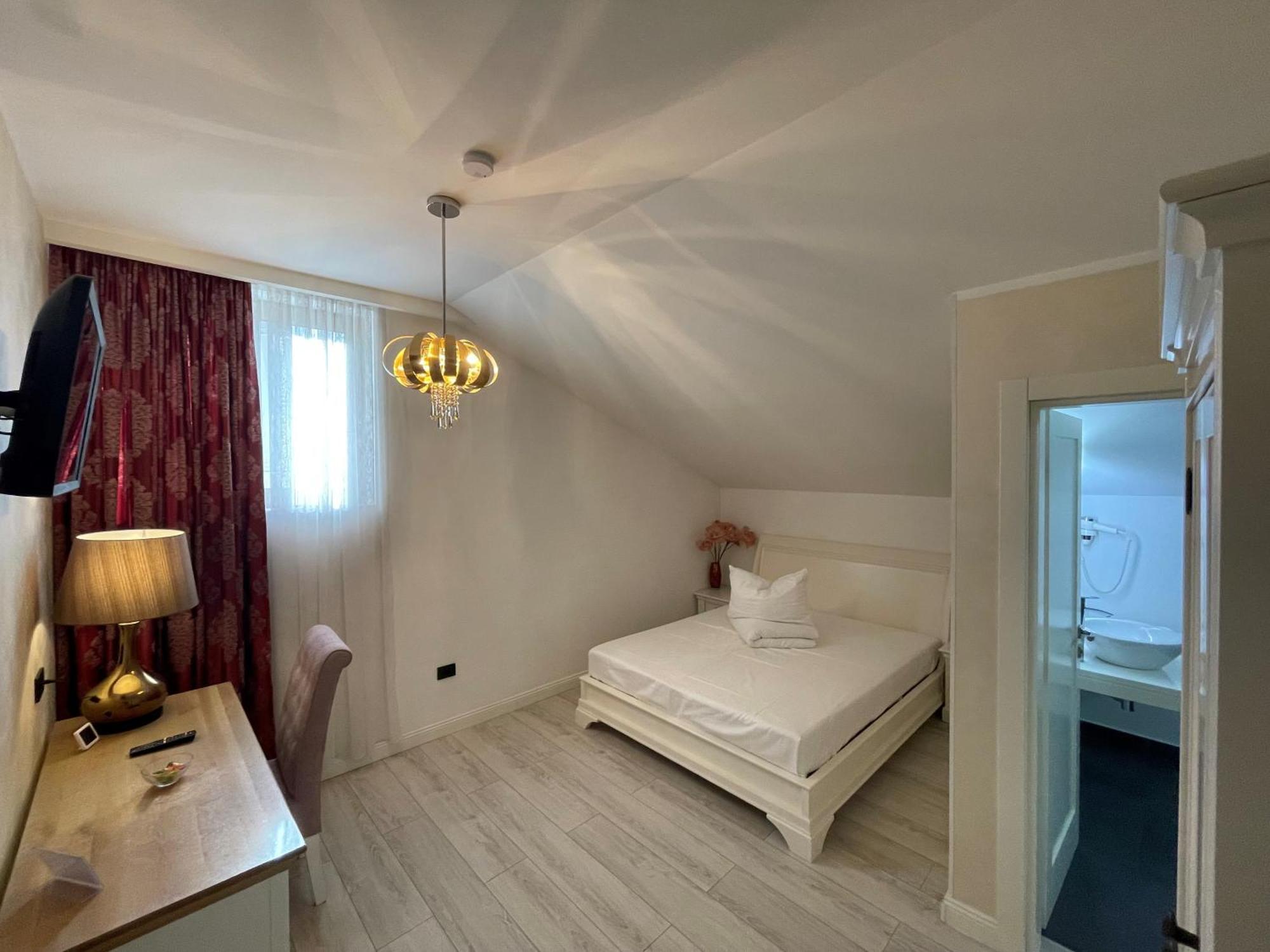 Casa Del Sole Hotel Алба Юлия Екстериор снимка